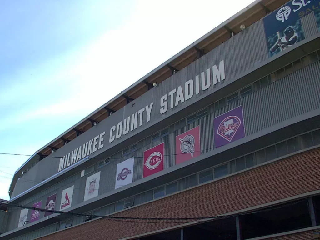 EIN_tribune_Milwaukee_County_Stadium
